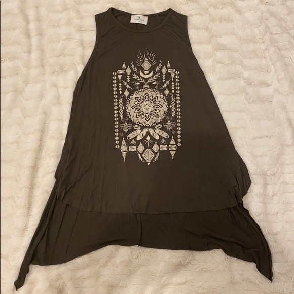 Threads Studio olive tank - Picture 1 of 3